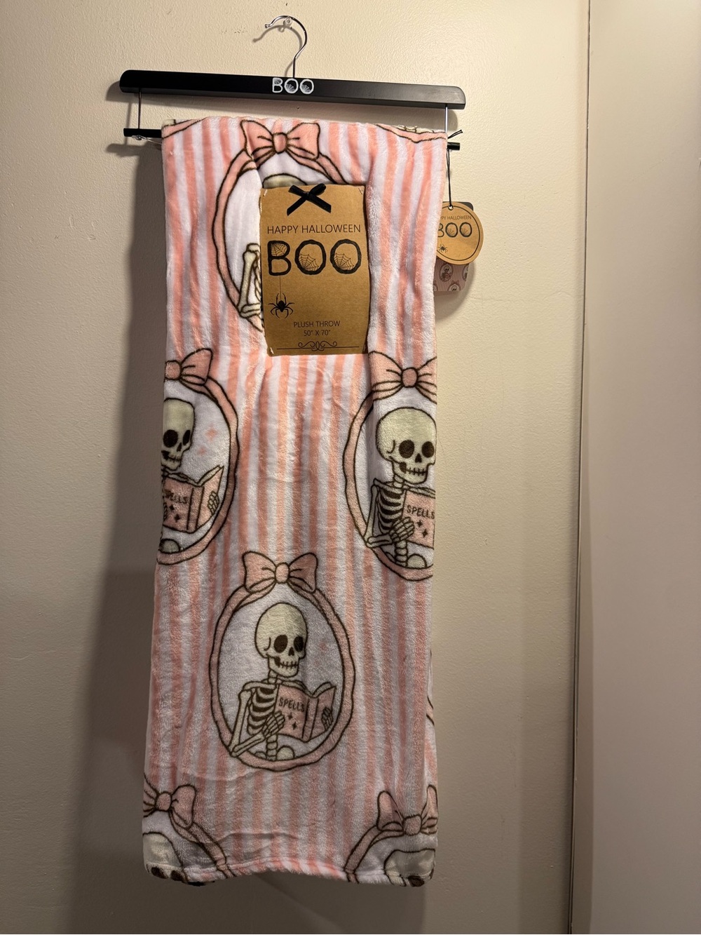 Halloween Ghosts book reading Throw Blanket viral NWT